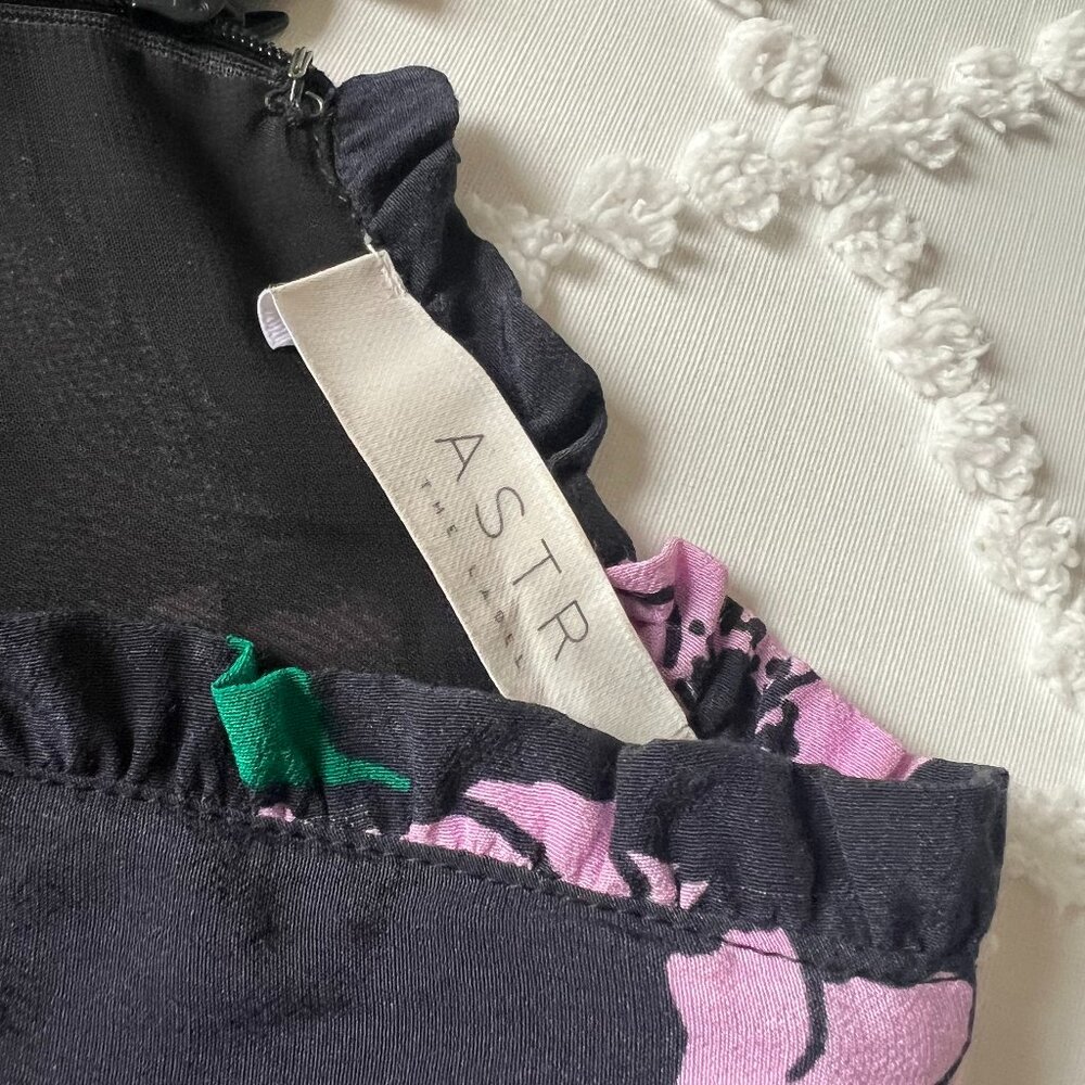 ASTR Black Lilac Floral Marinke Mini Dress SIZE M - Picture 3 of 15